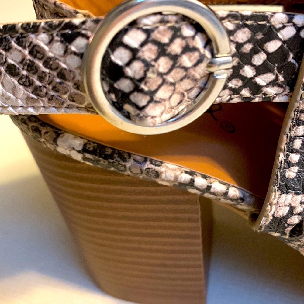 Qupid Snakeskin Pattern Open Toe Booties - Picture 4 of 6